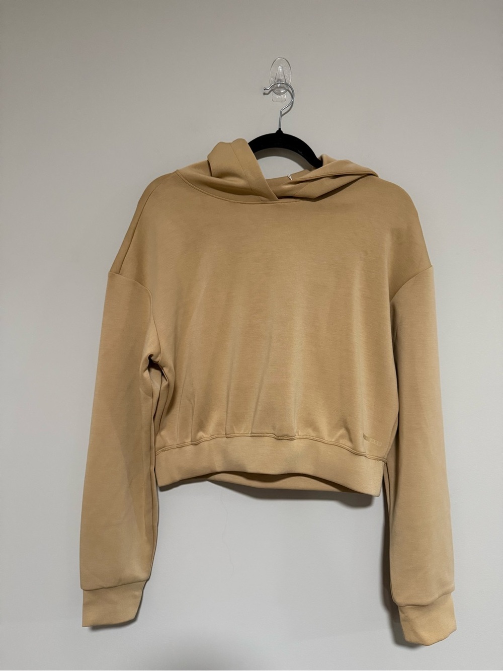 7 Diamonds Women’s Rev Cropped Hoodie Tan Size Medium NWT Athletic Outdoor